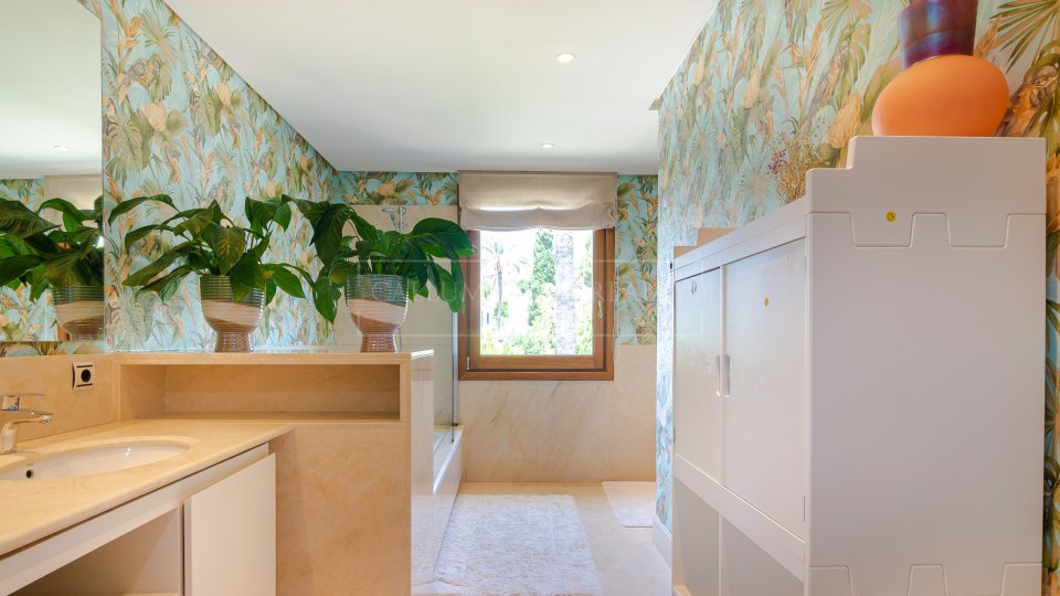 Marbella Golden Mile, Preciosa villa familiar con encanto andaluz en Balcones de Sierra Blanca