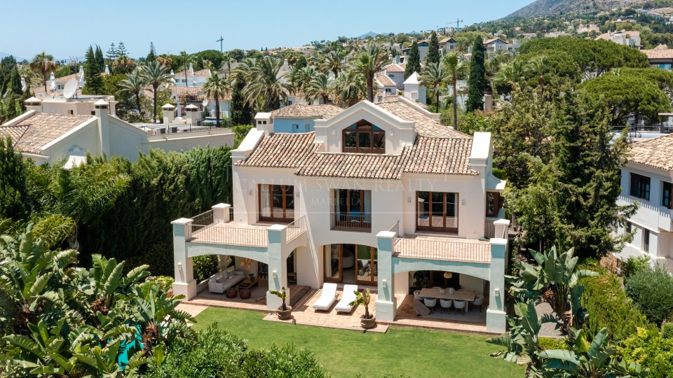 Marbella Golden Mile, Preciosa villa familiar con encanto andaluz en Balcones de Sierra Blanca