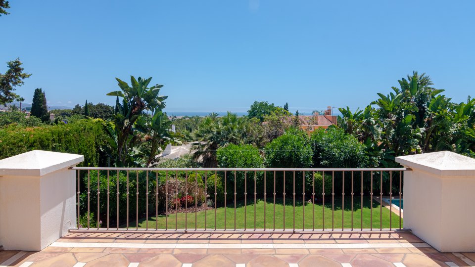 Marbella Golden Mile, Preciosa villa familiar con encanto andaluz en Balcones de Sierra Blanca