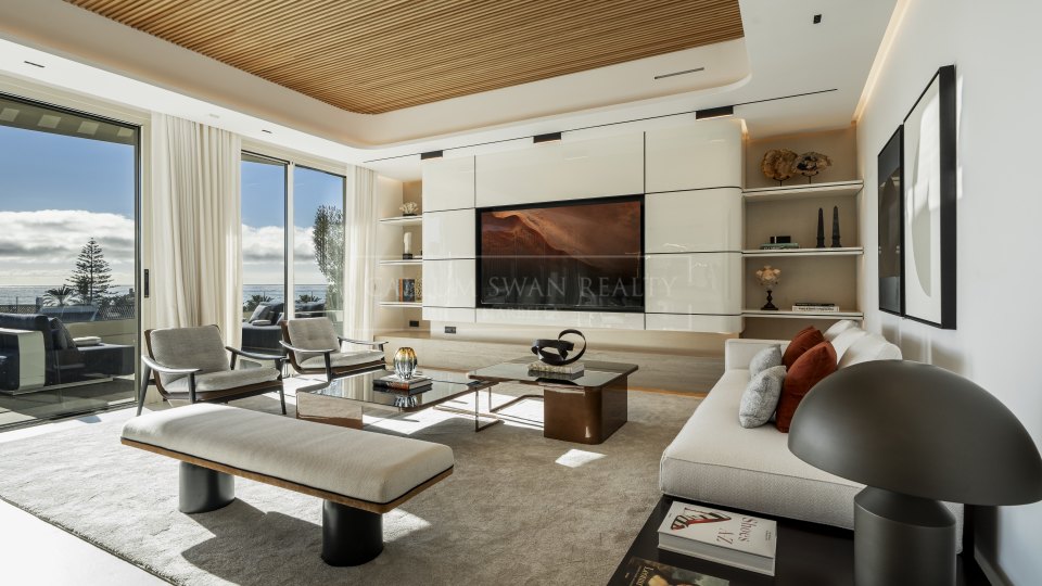 Marbella East, Frontline Beach Duplex with Private Pool in Las Chapas