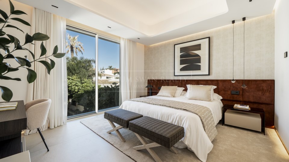 Marbella East, Frontline Beach Duplex with Private Pool in Las Chapas