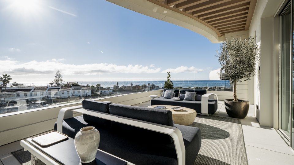 Marbella East, Frontline Beach Duplex with Private Pool in Las Chapas