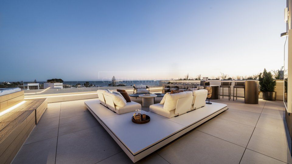 Marbella East, Frontline Beach Duplex with Private Pool in Las Chapas