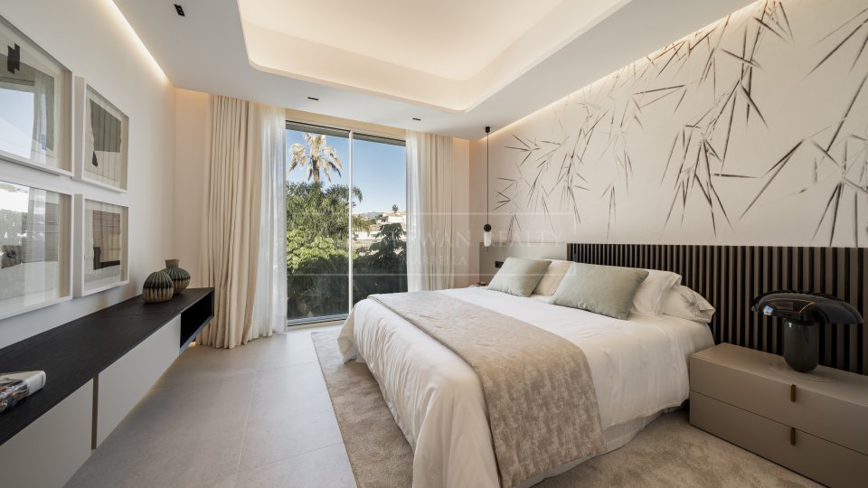 Marbella East, Frontline Beach Duplex with Private Pool in Las Chapas