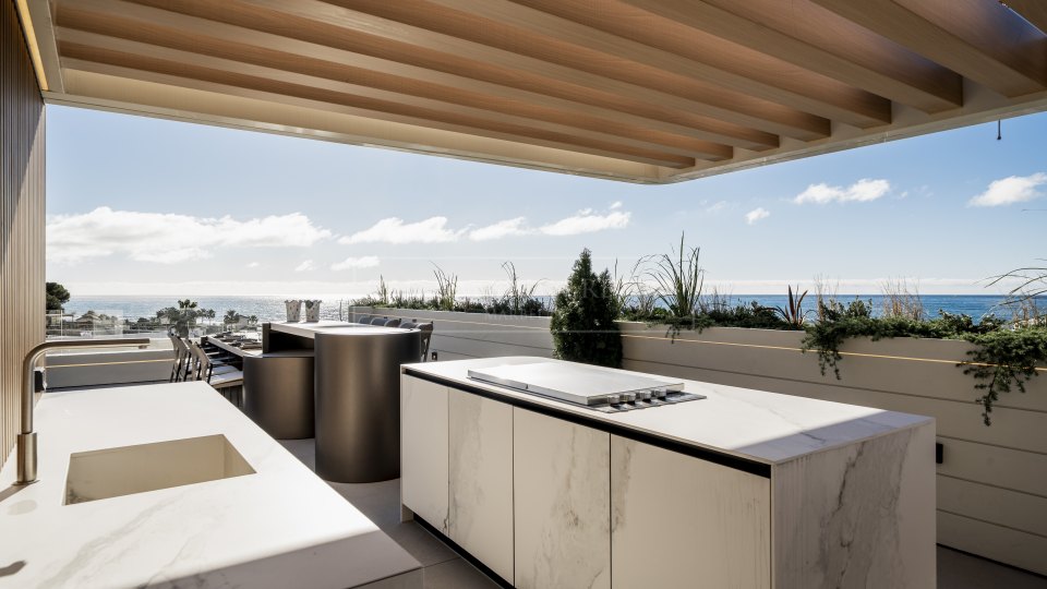 Marbella East, Frontline Beach Duplex with Private Pool in Las Chapas