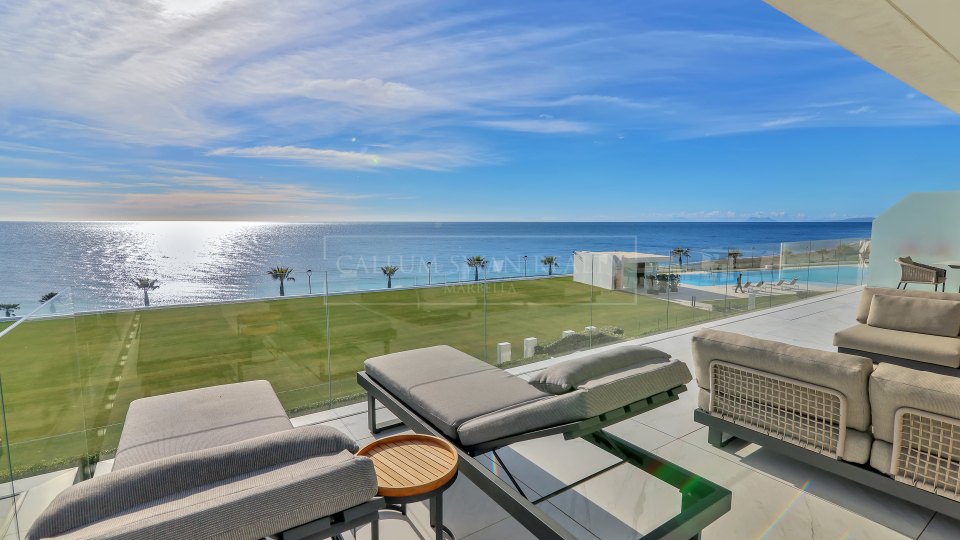 Estepona, Luxury frontline beach apartment on the New Golden Mile