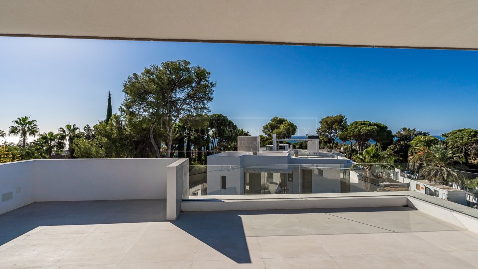 Marbella Golden Mile, Impresionante villa moderna con vistas al mar en la Milla de Oro de Marbella