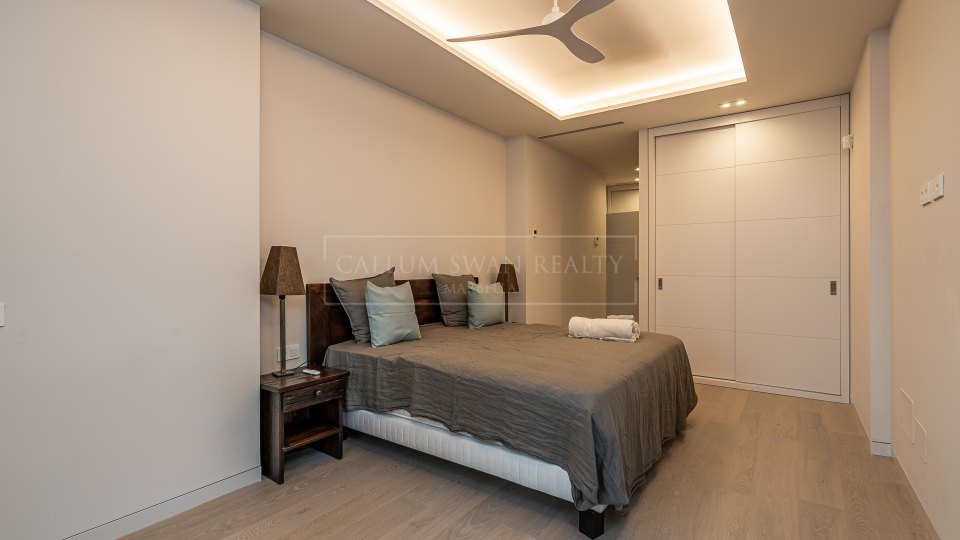 Marbella Golden Mile, Impresionante villa moderna con vistas al mar en la Milla de Oro de Marbella