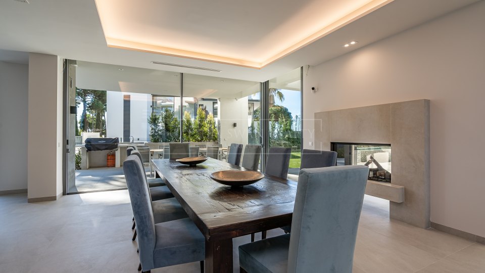 Marbella Golden Mile, Impresionante villa moderna con vistas al mar en la Milla de Oro de Marbella