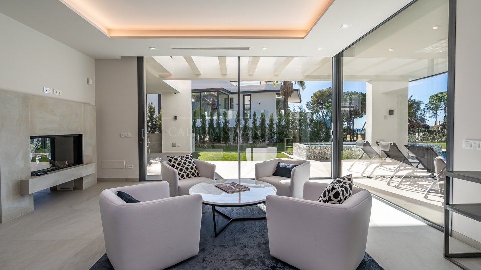 Marbella Golden Mile, Impresionante villa moderna con vistas al mar en la Milla de Oro de Marbella