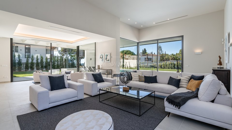 Marbella Golden Mile, Impresionante villa moderna con vistas al mar en la Milla de Oro de Marbella