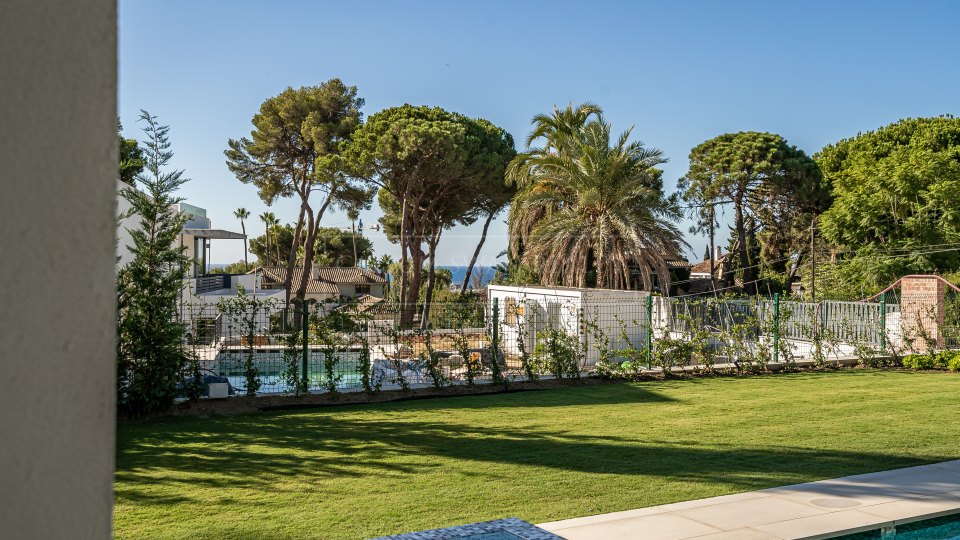 Marbella Golden Mile, Impresionante villa moderna con vistas al mar en la Milla de Oro de Marbella