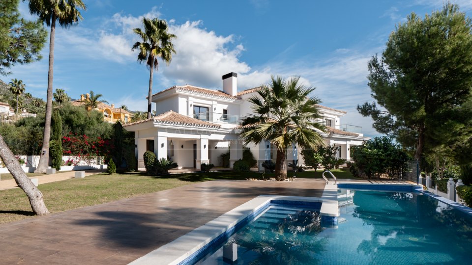 Marbella Golden Mile, Stylish luxury family villa in Sierra Blanca, Marbella