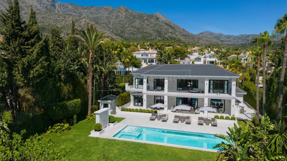 Marbella Golden Mile, Luxury villa in Sierra Blanca with indoor pool and sea views