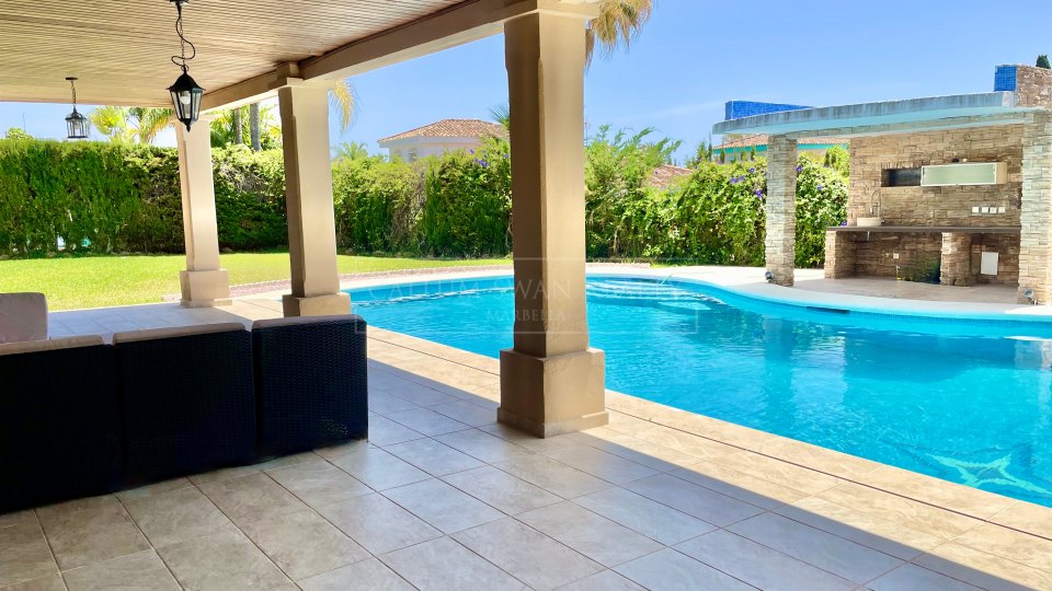 Marbella Golden Mile, Bonita villa privada en la Milla de Oro