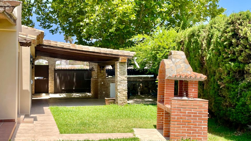 Marbella Golden Mile, Bonita villa privada en la Milla de Oro