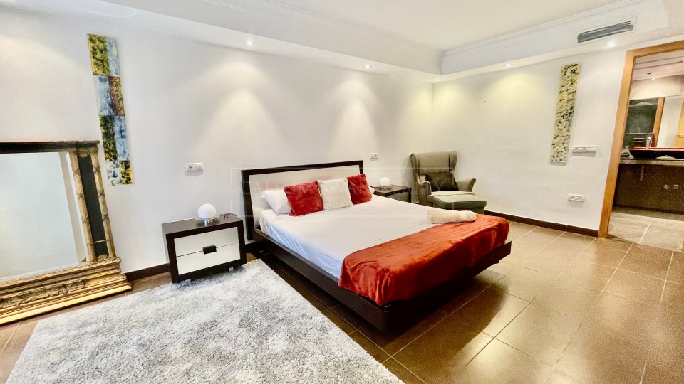 Marbella Golden Mile, Bonita villa privada en la Milla de Oro