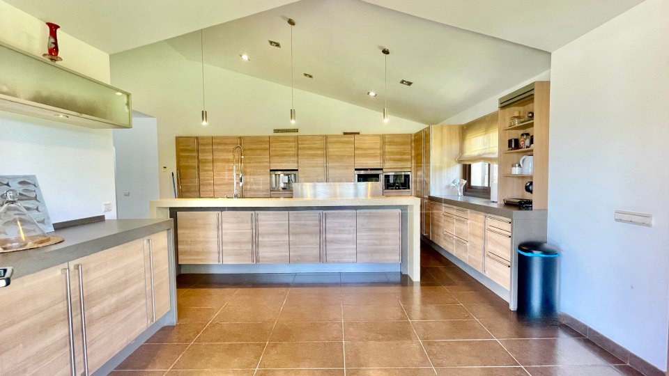 Marbella Golden Mile, Bonita villa privada en la Milla de Oro