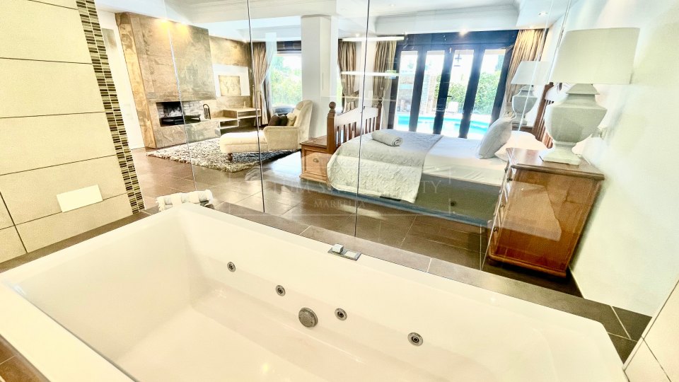 Marbella Golden Mile, Bonita villa privada en la Milla de Oro