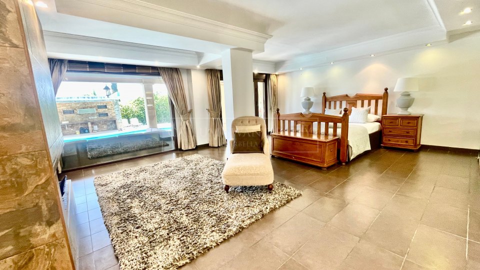 Marbella Golden Mile, Bonita villa privada en la Milla de Oro