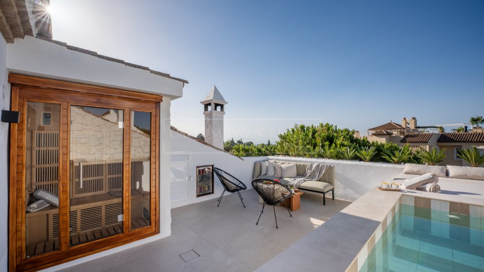 Marbella Golden Mile, Beautifully renovated duplex penthouse in Marbella's Golden Mile