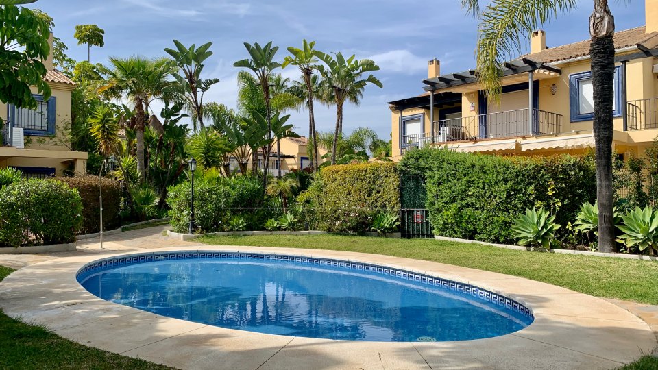 Marbella - Puerto Banus, Lovely townhouse within walking distance of the beach and Puerto Banus