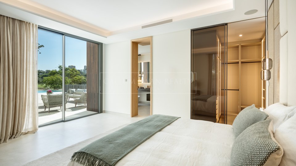 Nueva Andalucia, Villa de golf à Las Brisas avec vue sur le golf et les montagnes