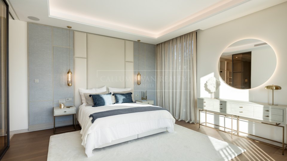 Nueva Andalucia, Villa de golf à Las Brisas avec vue sur le golf et les montagnes