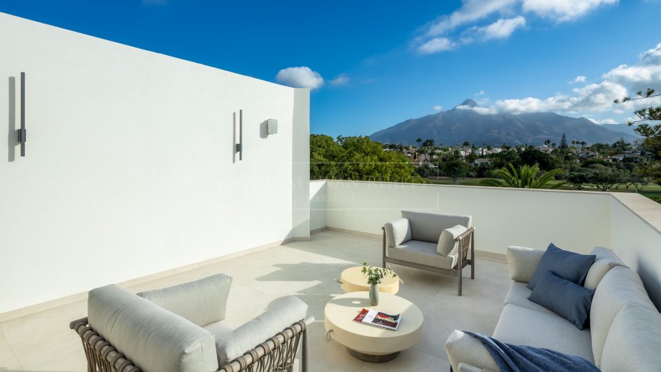 Nueva Andalucia, Villa de golf à Las Brisas avec vue sur le golf et les montagnes