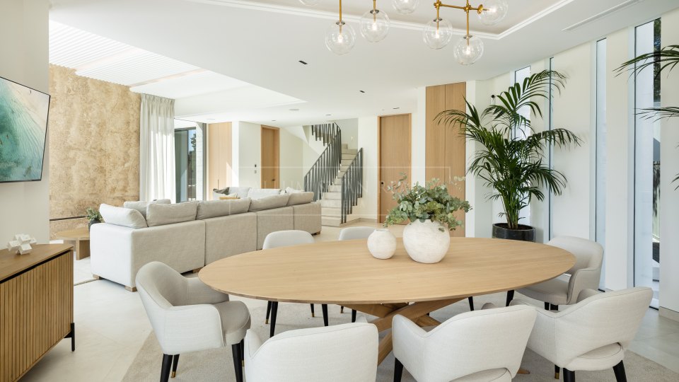 Nueva Andalucia, Villa de golf à Las Brisas avec vue sur le golf et les montagnes