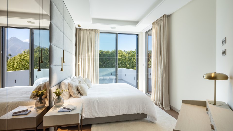 Nueva Andalucia, Villa de golf à Las Brisas avec vue sur le golf et les montagnes