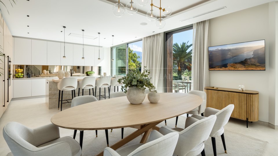 Nueva Andalucia, Villa de golf à Las Brisas avec vue sur le golf et les montagnes