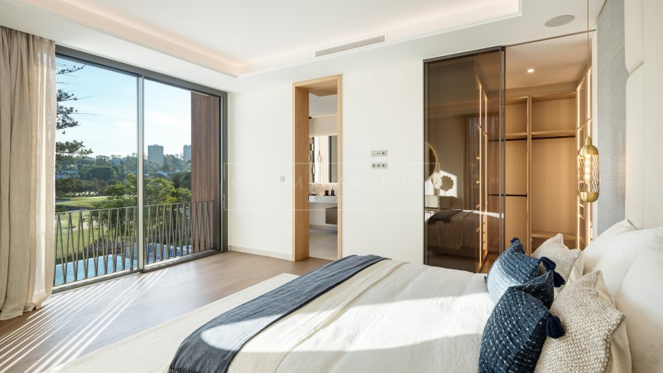 Nueva Andalucia, Villa de golf à Las Brisas avec vue sur le golf et les montagnes