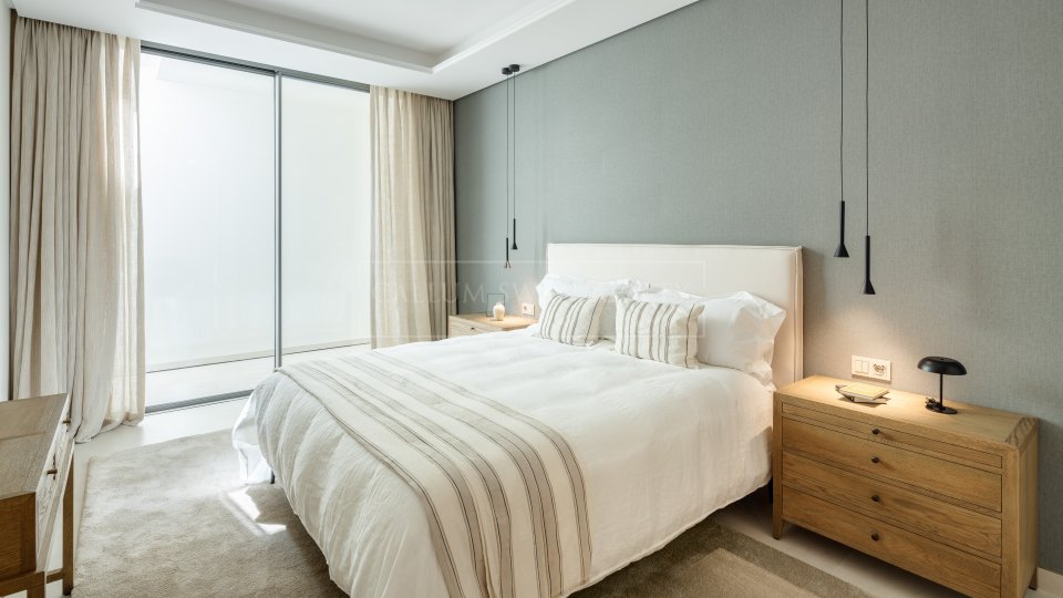 Nueva Andalucia, Villa de golf à Las Brisas avec vue sur le golf et les montagnes