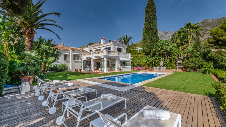 Marbella Golden Mile, Preciosa villa familiar con impresionantes vistas al mar en Cascada de Camoján