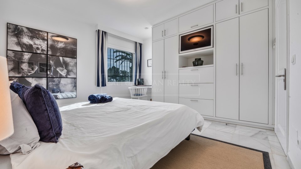 Marbella Golden Mile, Preciosa villa familiar con impresionantes vistas al mar en Cascada de Camoján