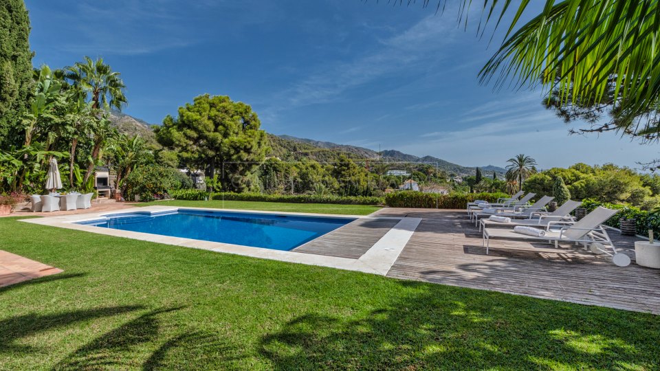 Marbella Golden Mile, Preciosa villa familiar con impresionantes vistas al mar en Cascada de Camoján