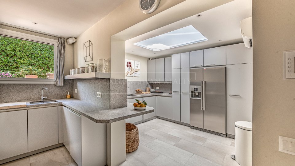 Marbella Golden Mile, Preciosa villa familiar con impresionantes vistas al mar en Cascada de Camoján