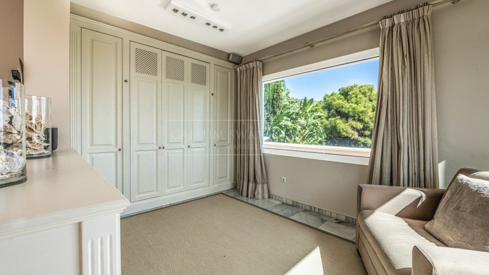 Marbella Golden Mile, Preciosa villa familiar con impresionantes vistas al mar en Cascada de Camoján