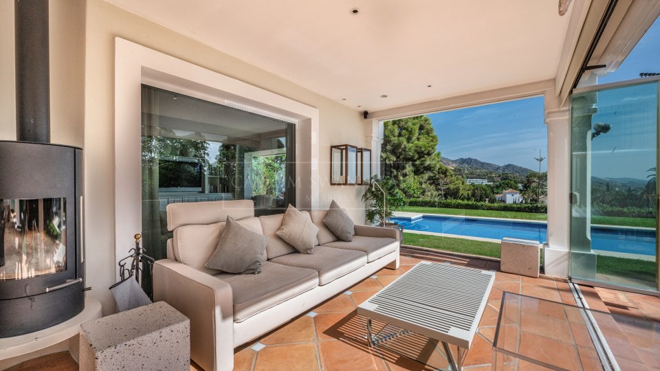 Marbella Golden Mile, Preciosa villa familiar con impresionantes vistas al mar en Cascada de Camoján