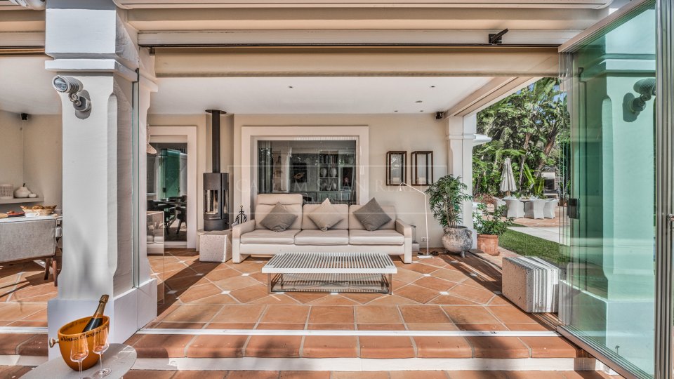 Marbella Golden Mile, Preciosa villa familiar con impresionantes vistas al mar en Cascada de Camoján