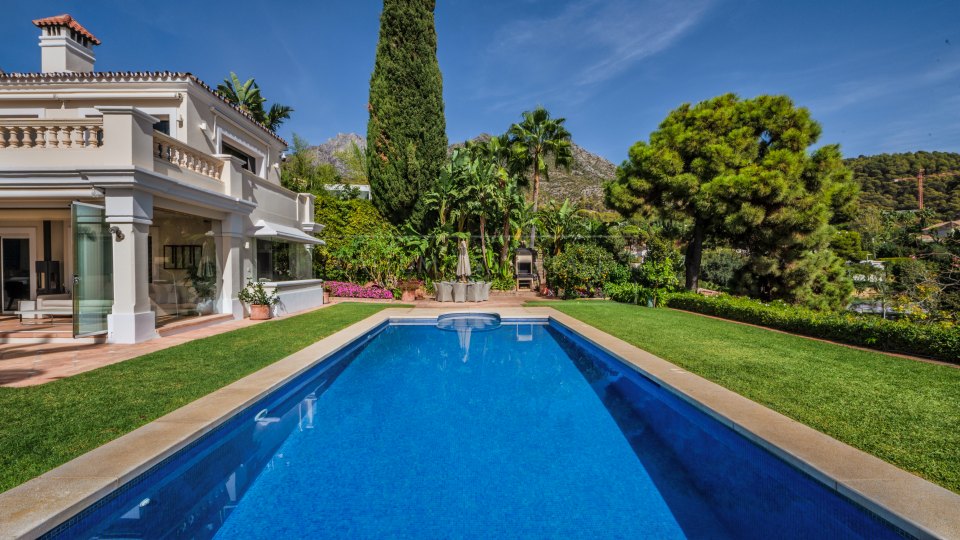 Marbella Golden Mile, Preciosa villa familiar con impresionantes vistas al mar en Cascada de Camoján