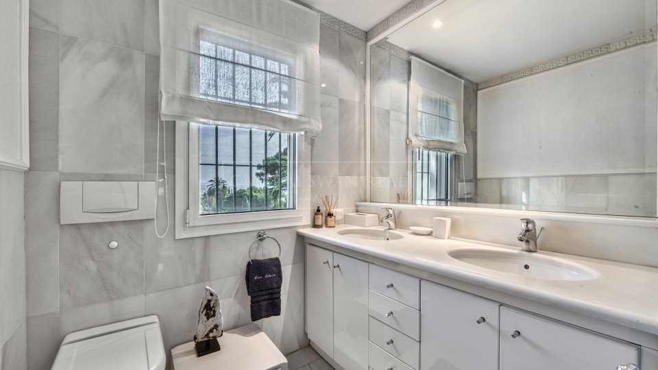 Marbella Golden Mile, Preciosa villa familiar con impresionantes vistas al mar en Cascada de Camoján