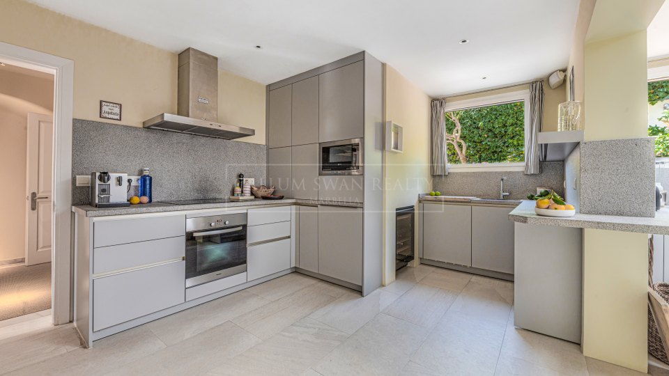 Marbella Golden Mile, Preciosa villa familiar con impresionantes vistas al mar en Cascada de Camoján