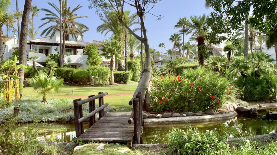 Estepona, Maison mitoyenne en bord de mer à vendre à Costalita