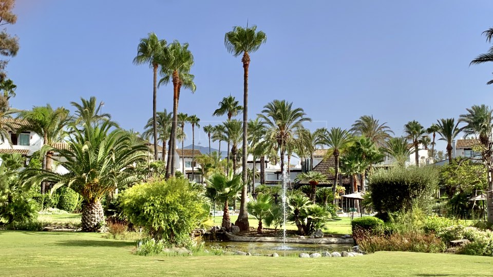 Estepona, Maison mitoyenne en bord de mer à vendre à Costalita