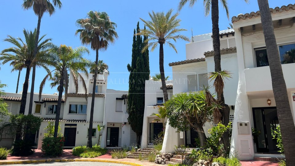 Estepona, Maison mitoyenne en bord de mer à vendre à Costalita