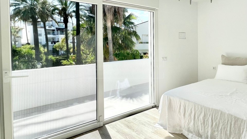 Estepona, Maison mitoyenne en bord de mer à vendre à Costalita