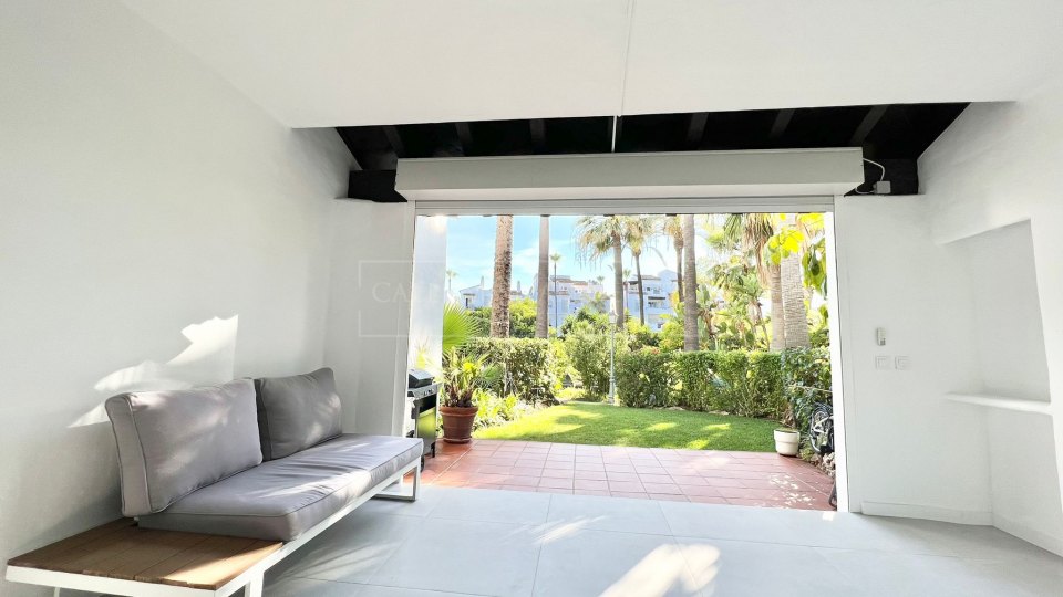 Estepona, Maison mitoyenne en bord de mer à vendre à Costalita
