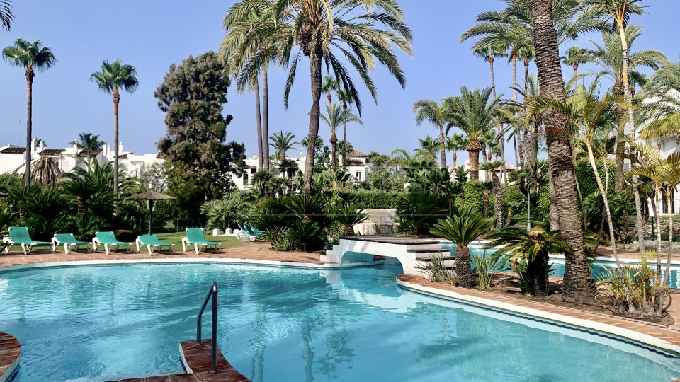 Estepona, Maison mitoyenne en bord de mer à vendre à Costalita